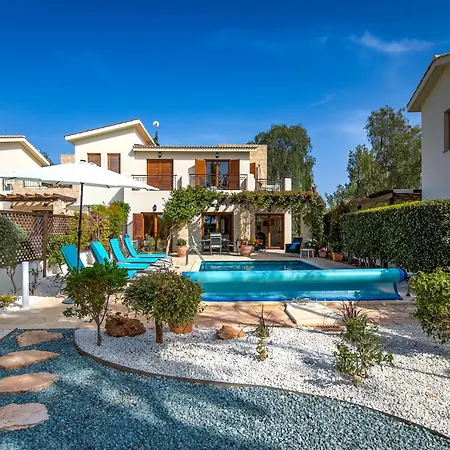 2 Bedroom Loukia With Private Pool And Gardens, Aphrodite Hills Kouklia