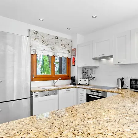 2 Bedroom Loukia With Private Pool And Gardens, Aphrodite Hills Willa