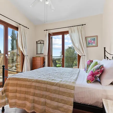 Willa 2 Bedroom Loukia With Private Pool And Gardens, Aphrodite Hills *