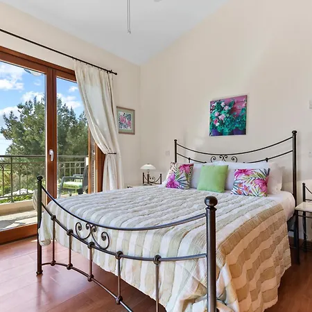 2 Bedroom Loukia With Private Pool And Gardens, Aphrodite Hills Villa Kouklia