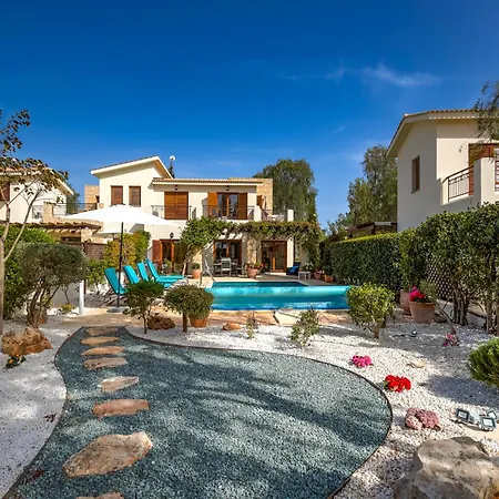 2 Bedroom Loukia With Private Pool And Gardens, Aphrodite Hills * Kouklia