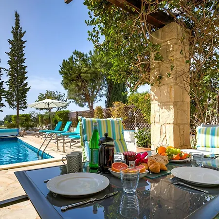 Willa 2 Bedroom Loukia With Private Pool And Gardens, Aphrodite Hills