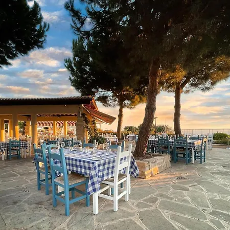 2 Bedroom Loukia With Private Pool And Gardens, Aphrodite Hills Willa