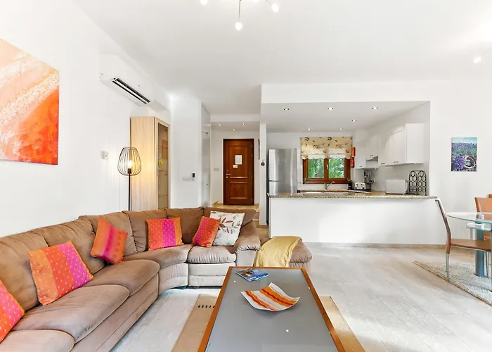 2 Bedroom Loukia With Private Pool And Gardens, Aphrodite Hills Kouklia