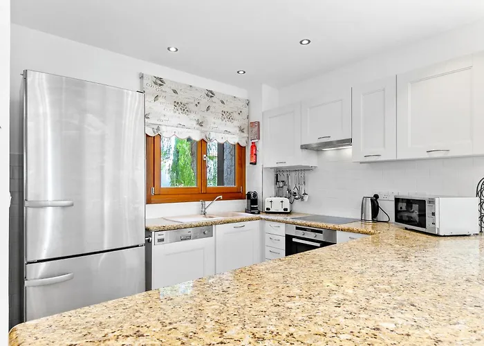 2 Bedroom Loukia With Private Pool And Gardens, Aphrodite Hills Vila